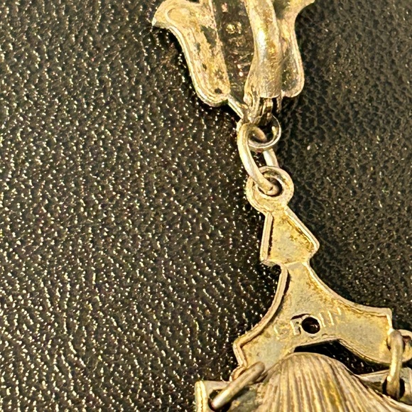 Vintage Made in Spain Oyster Earrings with Pearl. - Picture 6 of 11